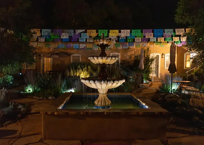 Dos Hermanas Casita 8 Downtown Courtyard Patio